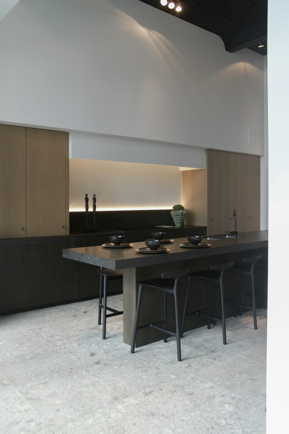 Encimera Dekton negra cocina minimalista Madrid