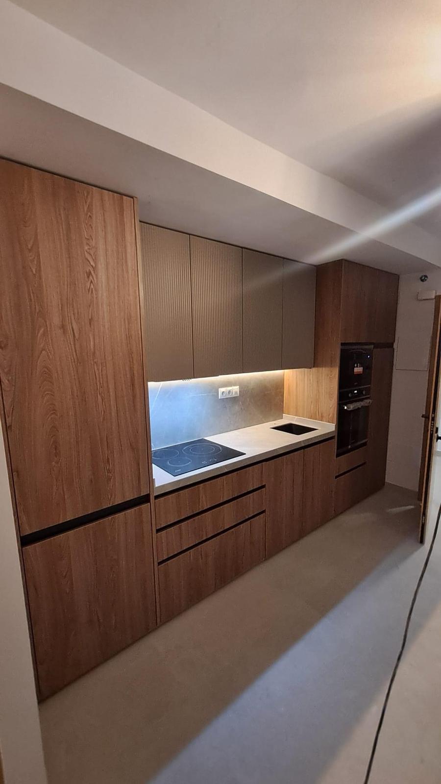 Cocina minimalista reforma Madrid Centro 2026